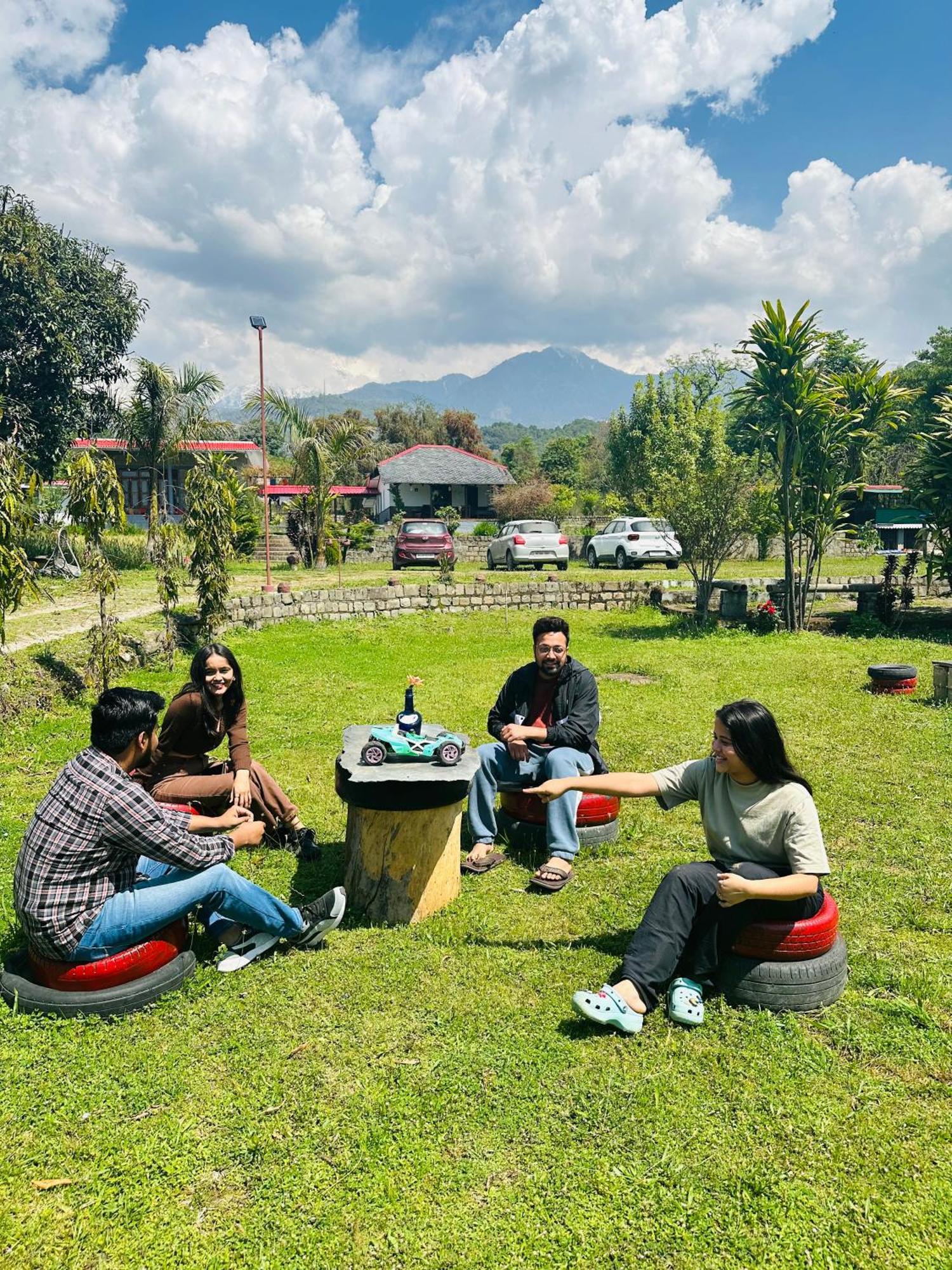 Dreamwoods A Travellers Farm Vandrerhjem Dharamshala Eksteriør bilde