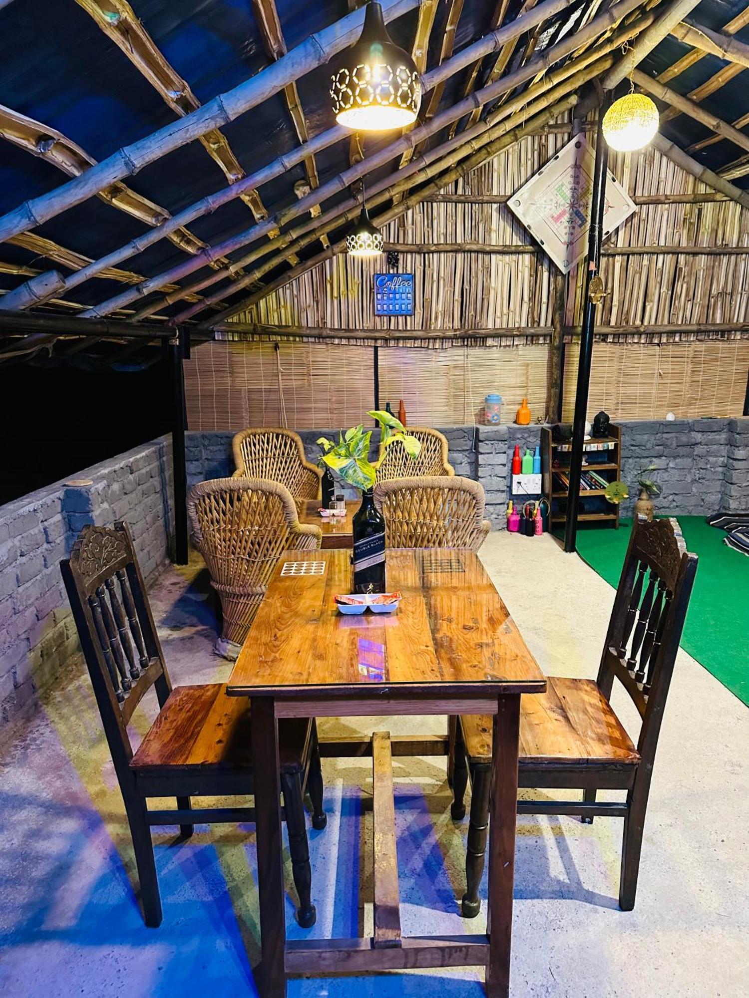 Dreamwoods A Travellers Farm Vandrerhjem Dharamshala Eksteriør bilde